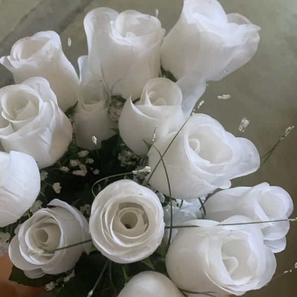 White Fake Roses - Picture 2 of 3